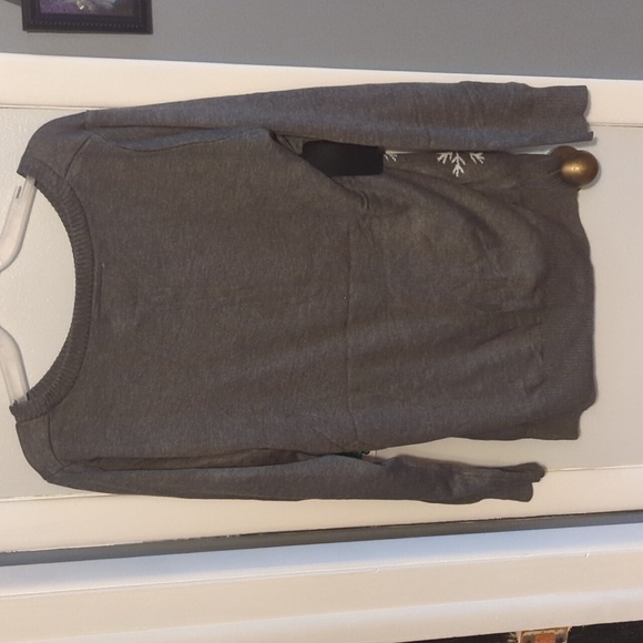 Tipsy Elves Sequin Santa Sweater, L/ FLAWED - Picture 4 of 5